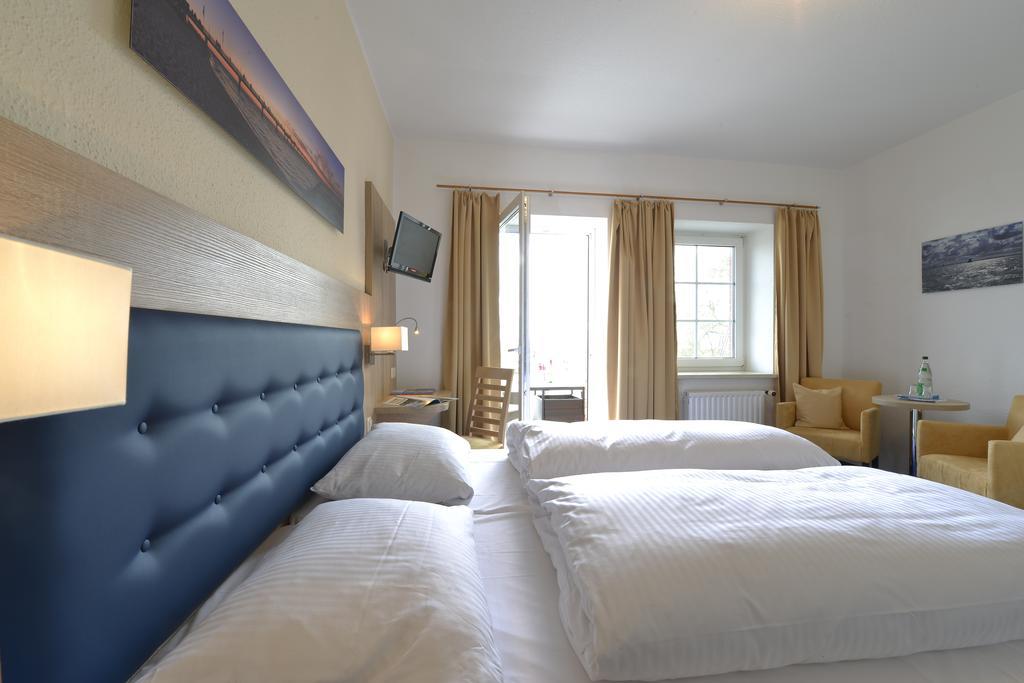 Hotel Boddenhus Garni Zingst Exterior photo